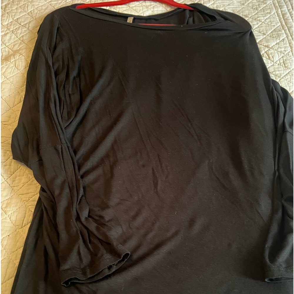 Luv Venus black top
